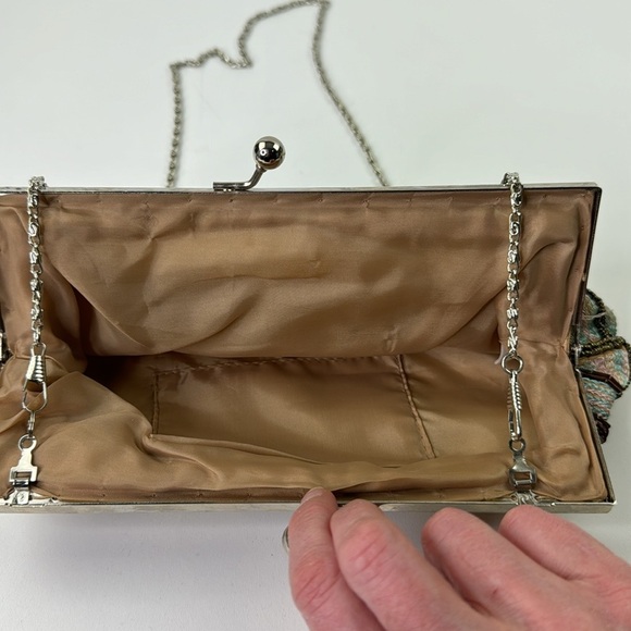 Evening Bag - Paisley Sequined Clutch Bag with Chain Crossbody Bag - Kiss Closur - Picture 3 of 9